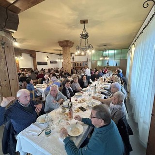 Pranzo dell’Amicizia a Roccavignale: 120 partecipanti per una domenica all’insegna della comunità