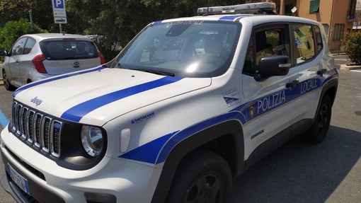 Furto in pieno giorno a Borgio Verezzi: l'autore fermato e identificato dalla Polizia Locale Furto in pieno giorno a Borgio Verezzi: l'autore fermato e identificato dalla Polizia Locale