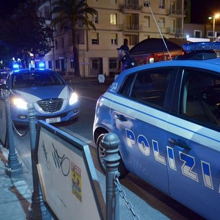 Controlli della Polizia di Stato ad Alassio e Albenga: 50 persone identificate e 20 veicoli fermati