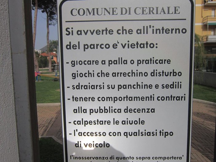 Ceriale un parco giochi fatto di divieti in via Orti del Largo