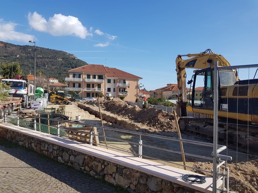 Borgio Verezzi, si lavora al restyling del piazzale antistante al Comune
