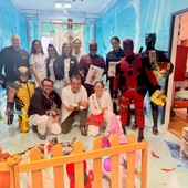 Savona, Polizia di Stato e Supereroi consegnano i doni ai piccoli pazienti della Pediatria del Gaslini diffuso al San Paolo Savona, Polizia di Stato e Supereroi consegnano i doni ai piccoli pazienti della Pediatria del Gaslini diffuso al San Paolo