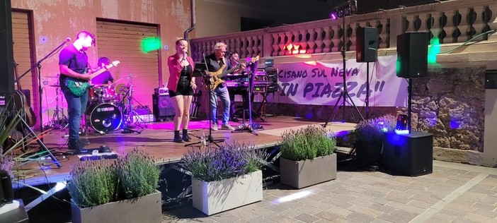 Cisano, per il giovedì di “Musica in Piazza”, appuntamento con Piano B