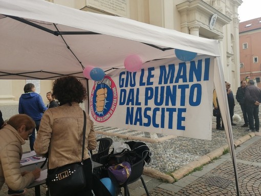 Punto nascite del Santa Corona, il Comitato Nascere a Pietra in occasione dell'8 marzo: "850 giorni di chiusura 'provvisoria', siamo di fronte ad un altro diritto negato"