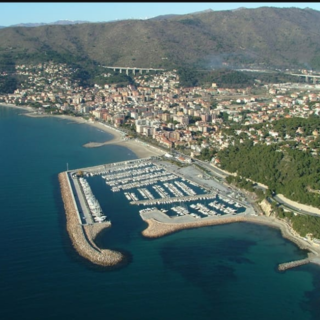 Andora, scoppia una bombola in un'imbarcazione: intervento dei vigili del fuoco