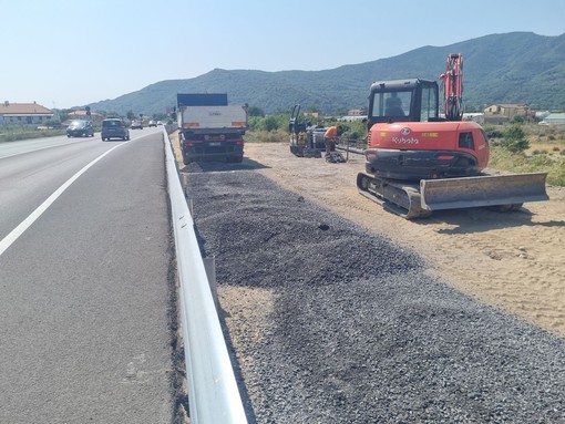 Completate le opere di protezione dell’argine del Centa: un passo avanti per la ciclabile di Albenga Completate le opere di protezione dell’argine del Centa: un passo avanti per la ciclabile di Albenga