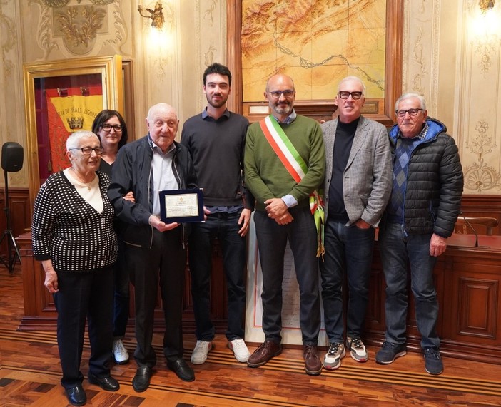 Conferito il premio "Una Vita per Finale - 2024" a Pietro Tosi