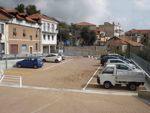 Alassio, Melgrati: "Finalmente aperto il nuovo parcheggio pubblico di Moglio" Alassio, Melgrati: "Finalmente aperto il nuovo parcheggio pubblico di Moglio"