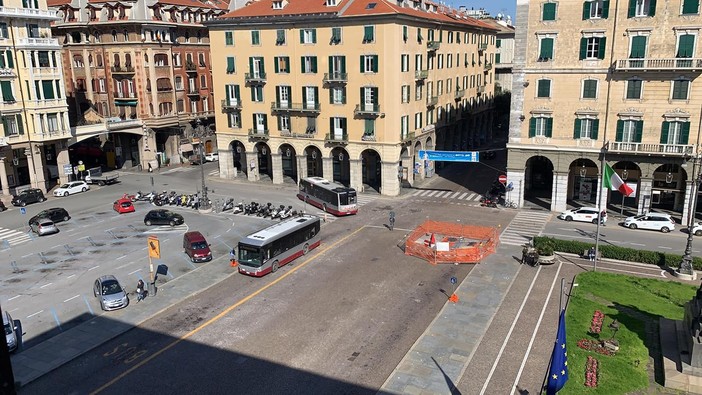 Coronavirus, il sindaco di Savona alla cittadinanza: "Rinnovo l'invito a stare a casa se non si è obbligati a uscire per lavoro, motivi di salute o necessità" Coronavirus, il sindaco di Savona alla cittadinanza: "Rinnovo l'invito a stare a casa se non si è obbligati a uscire per lavoro, motivi di salute o necessità"