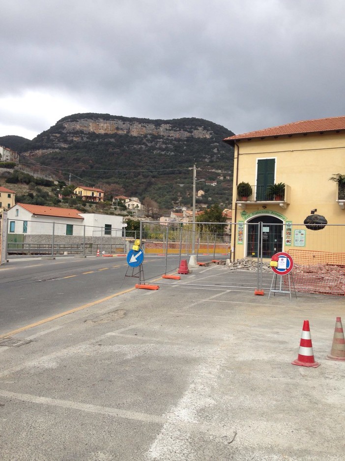 Piazza Inegagge a Calvisio cambia volto, Guzzi: "Riqualificazione fatta utilizzando oneri di urbanizzazione" Piazza Inegagge a Calvisio cambia volto, Guzzi: "Riqualificazione fatta utilizzando oneri di urbanizzazione"