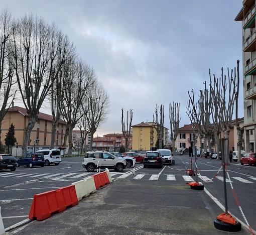 Potatura platani in piazza Caravadossi, "Insieme per Carcare": "Intervento parziale nella zona meno interessata dal transito dei cittadini" Potatura platani in piazza Caravadossi, "Insieme per Carcare": "Intervento parziale nella zona meno interessata dal transito dei cittadini"