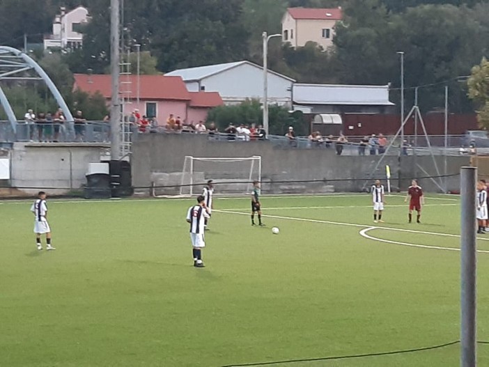 "Chiuso il ponte dei portoghesi" di fronte al campo Picasso di Quiliano: ordinanza della polizia locale