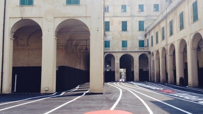 Savona, riqualificazione di Palazzo della Rovere, cantiere mobile in via Pia