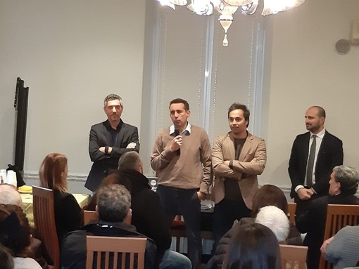 Varazze, si accendono le comunali, il M5S: "Da domani apriremo grande libro dei 'sogni' di Bozzano" Varazze, si accendono le comunali, il M5S: "Da domani apriremo grande libro dei 'sogni' di Bozzano"