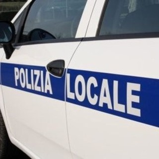 Albenga, giornate di lavoro intense per la polizia locale impegnata in servizi inerenti la sicurezza urbana