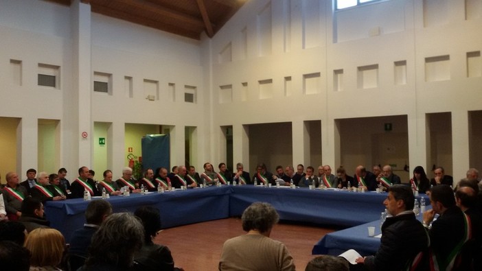 Crisi Piaggio, i sindaci chiedono all'azienda il rispetto degli accordi e chiarimenti sul piano industriale