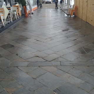 Mareggiata ad Alassio: monitoraggio continuo del litorale (FOTO)
