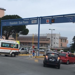 Savona, scontro auto-moto in Largo De Meo: un ferito al San Paolo