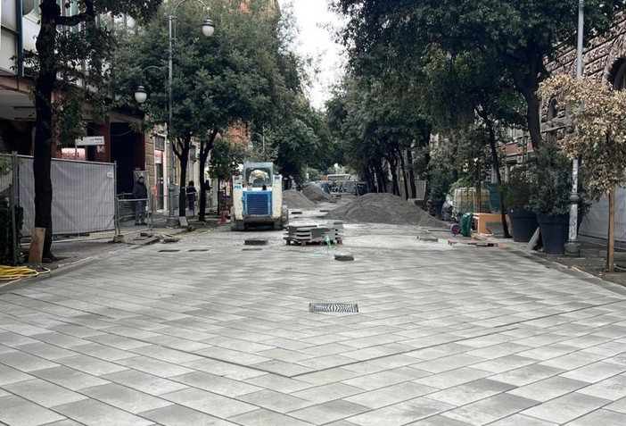 Savona, in fase di completamento la nuova pavimentazione di corso Italia. A  breve il cantiere si sposterà in via Mistrangelo