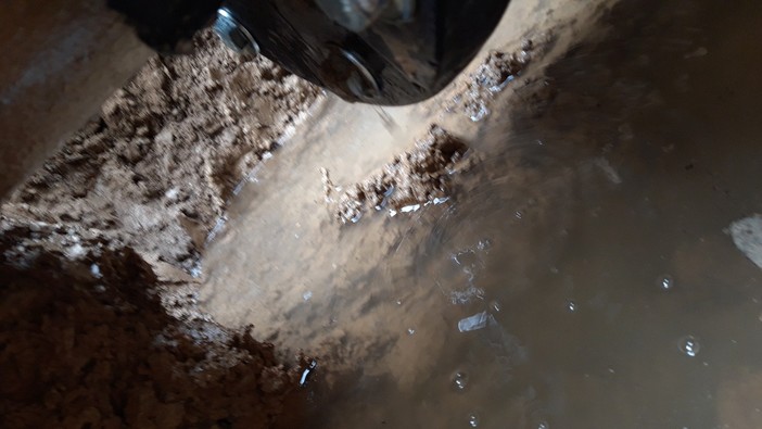 Alassio, la tubazione "dn 300" perde ancora: guasto riparato senza interrompere la fornitura d'acqua (FOTO)