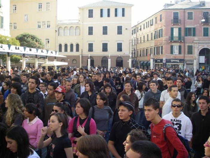 Gli studenti in piazza Sisto