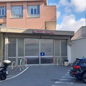 Lite tra fratelli al pronto soccorso, uno dei due strappa l’arma alla security: spavento ma senza conseguenze al San Paolo Lite tra fratelli al pronto soccorso, uno dei due strappa l’arma alla security: spavento ma senza conseguenze al San Paolo