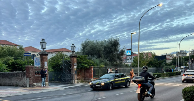 Loano, manifestazione annunciata al Falcone: davanti ai cancelli non si presenta nessuno