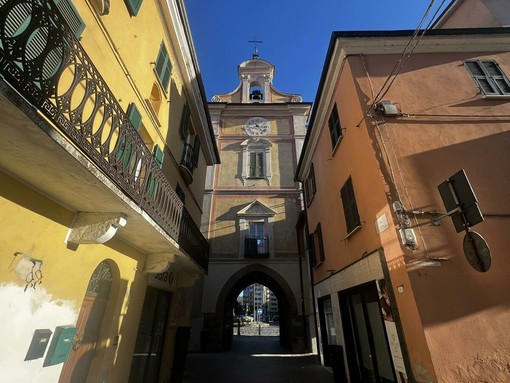 Cairo, rimossi i ponteggi da Porta Soprana: il ribasso d’asta permetterà ulteriori lavori di decoro Cairo, rimossi i ponteggi da Porta Soprana: il ribasso d’asta permetterà ulteriori lavori di decoro