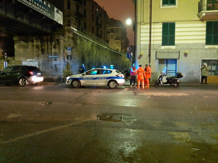 Savona, allagamenti in via Guidobono, Santi puntualizza: "I tombini erano puliti, acqua fuoriuscita per la piena del Letimbro"