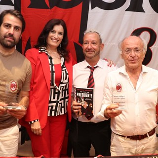 Alassio, presentato il libro “C’è solo un presidente” dedicato a Berlusconi: presenti gli autori