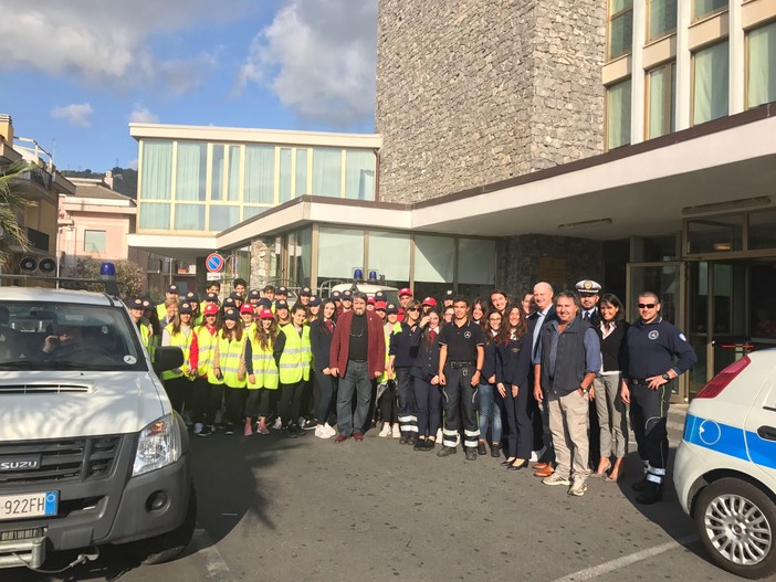 Alassio, steward dell’ambiente e Protezione civile in campo per la giornata mondiale per la prevenzione dei disastri naturali Alassio, steward dell’ambiente e Protezione civile in campo per la giornata mondiale per la prevenzione dei disastri naturali