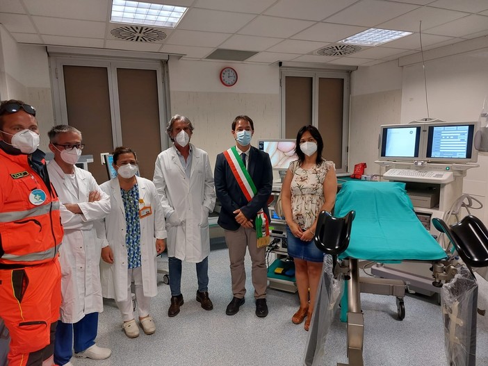 La Croce Bianca di Spotorno dona nuova apparecchiatura all'urologia del San Paolo, servirà a potenziare l’ambulatorio di cistoscopia (FOTO e VIDEO)
