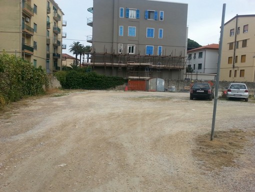 Tagli dallo stato e spending review: Finale Ligure perde ottanta parcheggi liberi Tagli dallo stato e spending review: Finale Ligure perde ottanta parcheggi liberi
