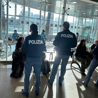 Fermato alla stazione di Savona con e-bike rubata e attrezzo da scasso: deferito un uomo senza fissa dimora