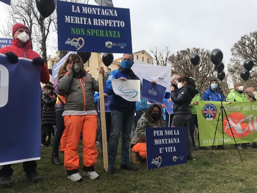 Protesta del mondo della neve a Cuneo: dalla Regione aiuti per 20,5 milioni di euro