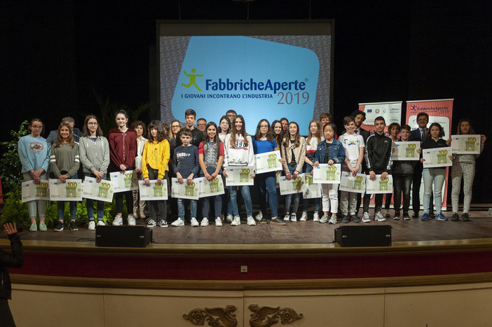 Nelle due foto: i premiati rispettivamente del 29 e del 30 maggio Nelle due foto: i premiati rispettivamente del 29 e del 30 maggio