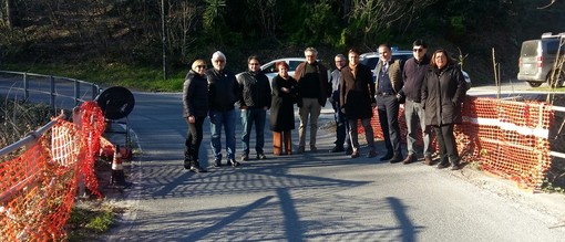 Giustenice: sopralluogo per il progetto di ampliamento del ponte sul Rio Armengo Giustenice: sopralluogo per il progetto di ampliamento del ponte sul Rio Armengo