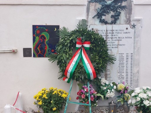 Quiliano, scoperta una piastrella dedicata al Milite Ignoto: "Rappresentato come un martire e con simboli come il cuore e il papavero" (FOTO e VIDEO)