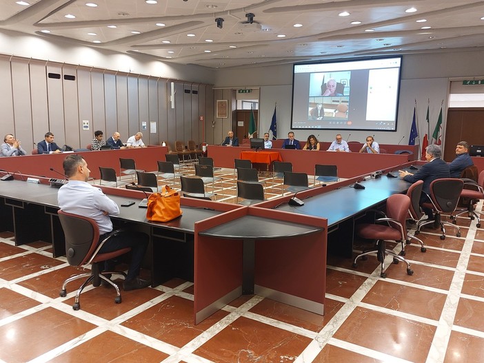 Vertenze aziende in difficoltà e sviluppo nel savonese: richiesto in Provincia l'avvio di un tavolo di lavoro