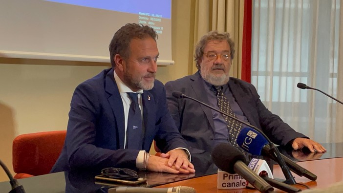 Festini hot, Piana si difende: "Mai stato a festini. Ho fiducia nell'operato degli inquirenti" Festini hot, Piana si difende: "Mai stato a festini. Ho fiducia nell'operato degli inquirenti"