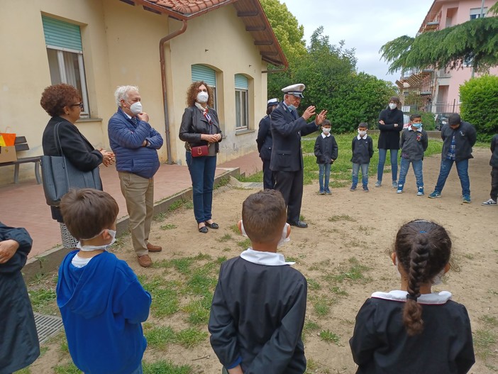 Albenga, il "Progetto Legalità" arriva alle elementari di Bastia. Assessore Vannucci: "I bambini devono innamorarsi di questo concetto"