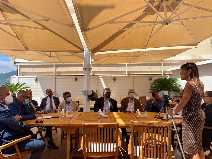 Alassio, Pietra Ligure, Loano e Finale Ligure unite nel segno della salute Alassio, Pietra Ligure, Loano e Finale Ligure unite nel segno della salute