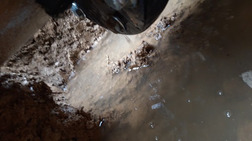 Alassio, la tubazione "dn 300" perde ancora: guasto riparato senza interrompere la fornitura d'acqua (FOTO)