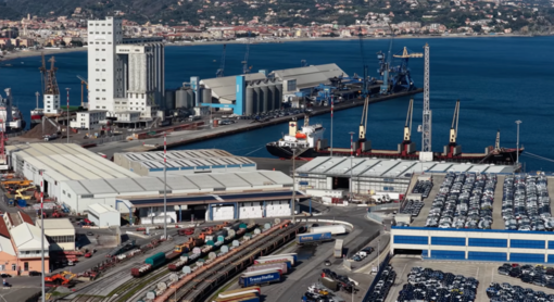 Il porto di Savona e Vado si racconta ai dipendenti: viaggio nei cantieri e nei progetti del futuro Il porto di Savona e Vado si racconta ai dipendenti: viaggio nei cantieri e nei progetti del futuro