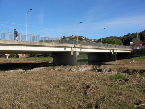 Andora, stop al rischio esondazione del Merula con la sopraelevazione del ponte di via Europa Unita