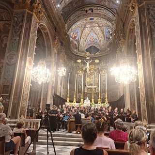 Pietra Ligure, successo per "InCanto d’estate": musica e tradizione nella Basilica di San Nicolò Pietra Ligure, successo per "InCanto d’estate": musica e tradizione nella Basilica di San Nicolò