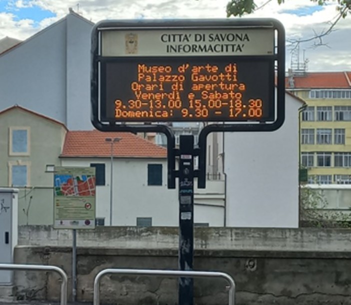 Savona, il Comune rinnova i pannelli informativi in città dotandoli di nuove funzioni Savona, il Comune rinnova i pannelli informativi in città dotandoli di nuove funzioni