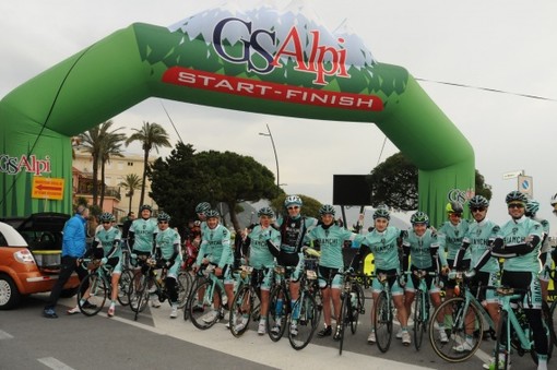 Laigueglia, l'antico borgo dei pescatori è diventato l'Eden dei ciclisti Laigueglia, l'antico borgo dei pescatori è diventato l'Eden dei ciclisti