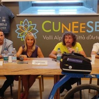 Presentata la nuova avventura di Giovanni Panzera "Pedalando tra le aquile - Summer edition" (VIDEO)