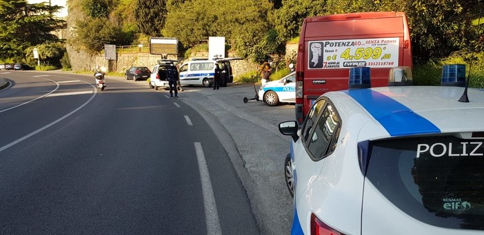 Savona, controlli della polizia locale: sanzionati tre cittadini per il mancato uso della mascherina Savona, controlli della polizia locale: sanzionati tre cittadini per il mancato uso della mascherina